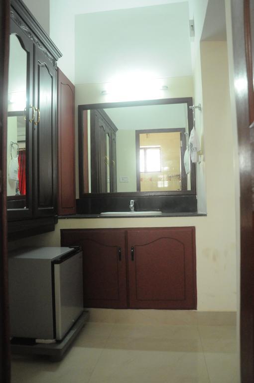 Dreamz Hotel Thiruvananthapuram Room photo