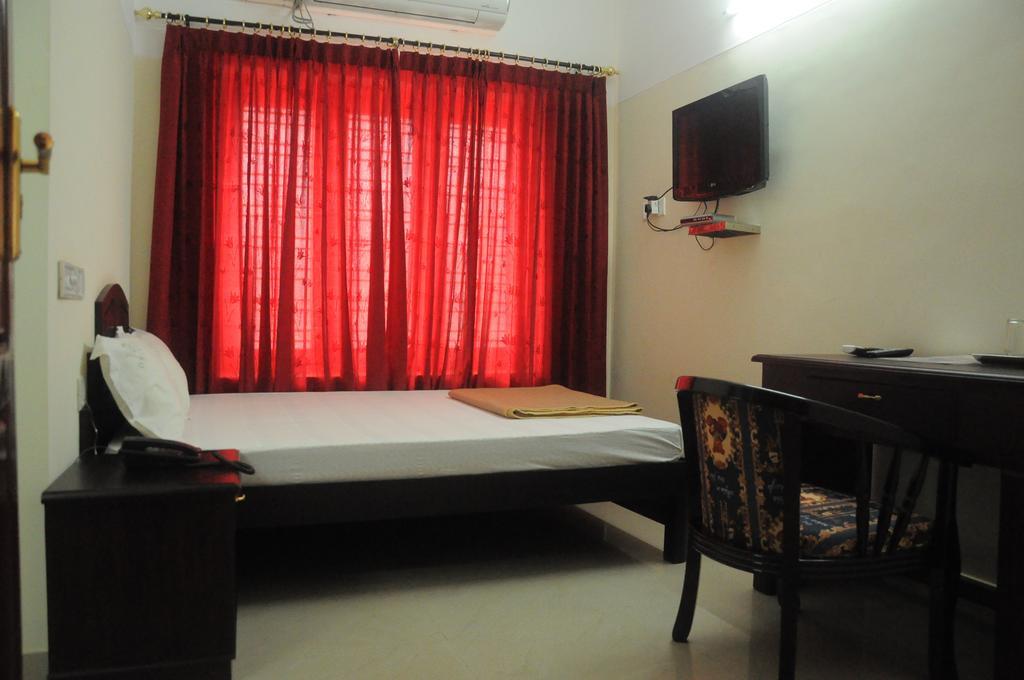 Dreamz Hotel Thiruvananthapuram Room photo